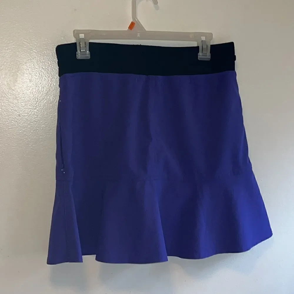 EXCELLENT CONDITION WOMEN’S SIZE SMALL TITLE NINE SKIRT/SKORT